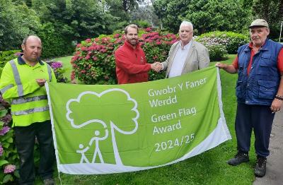 brynmill park green flag cropped